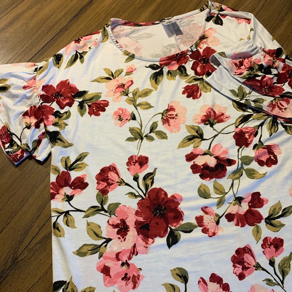 Agnes & Dora Frill Sleeve Top